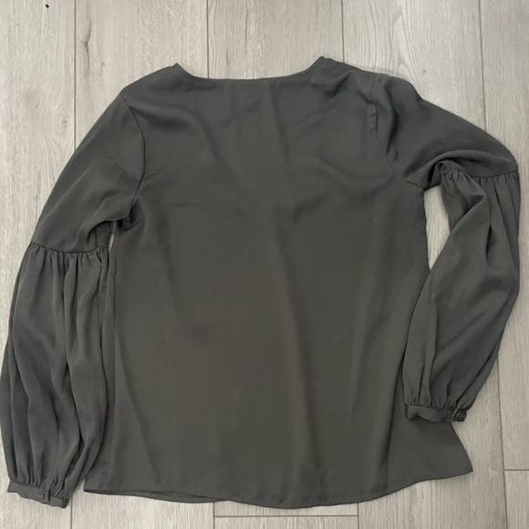 L’Academie Revolve Blouse, size XS - Picture 9 of 10